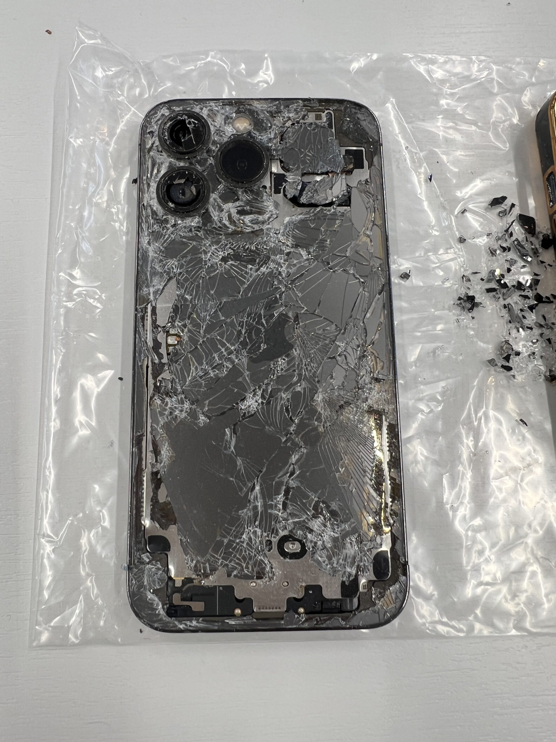 iPhone修理に【スマホ保険】を使う前に・・・