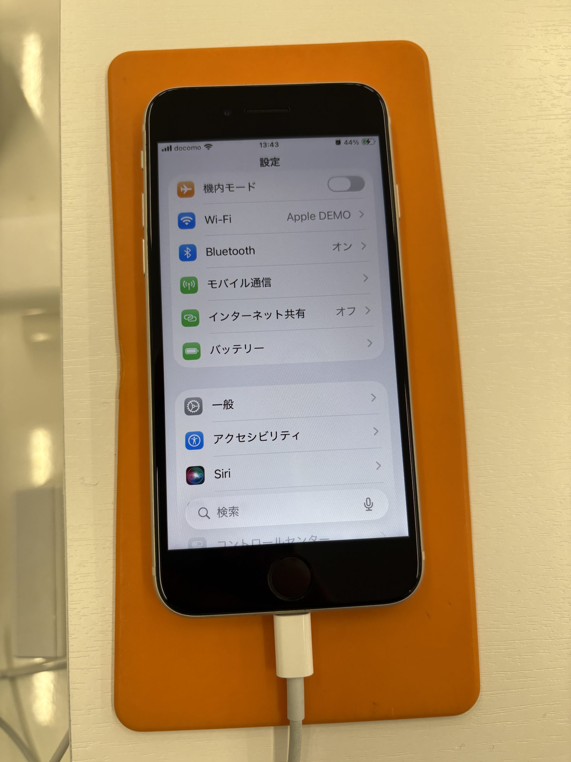 電源の入らないiPhoneSE3、基盤修理で復活