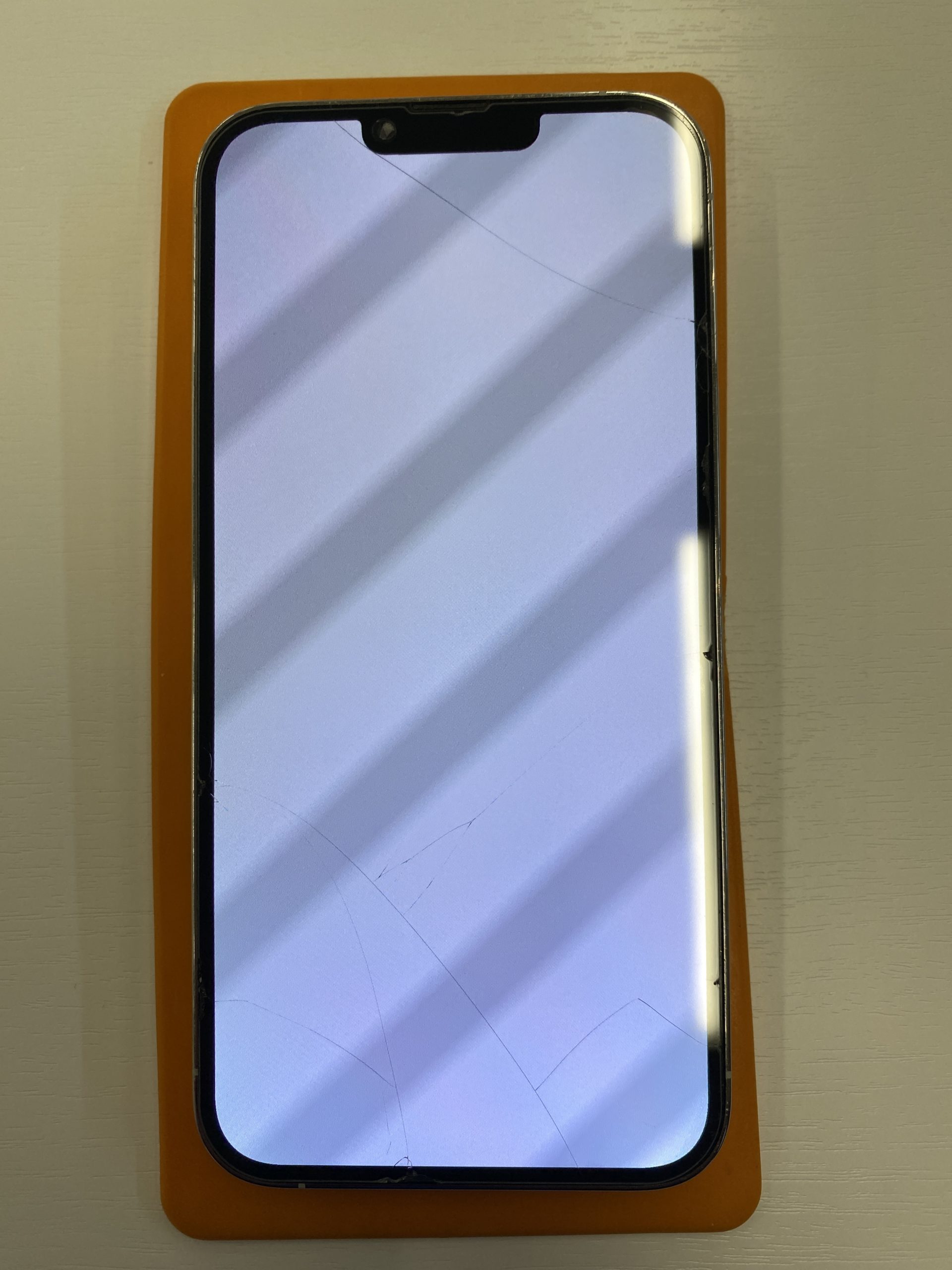 Apple純正派VSとにかく安い修理の価格派：あなたはどっち？？福井県でこれができるには【当店】だけ